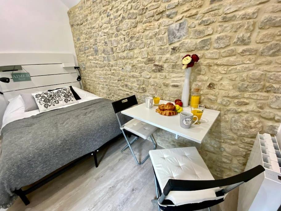 Bed In The City - Appart'Hotel - Historical Center Bayeux Exterior foto